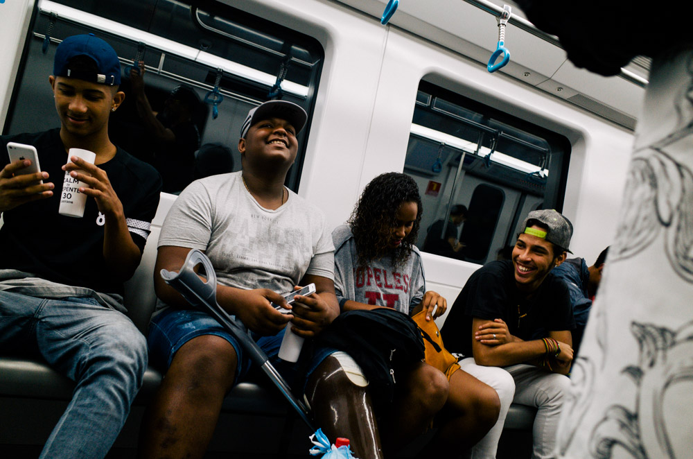 photo shot with the Ricoh GR V of kids on the subway