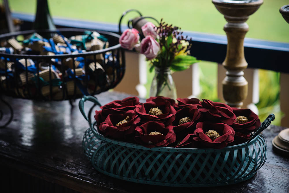 Image of candies shaped like flowers for wedding photography guests