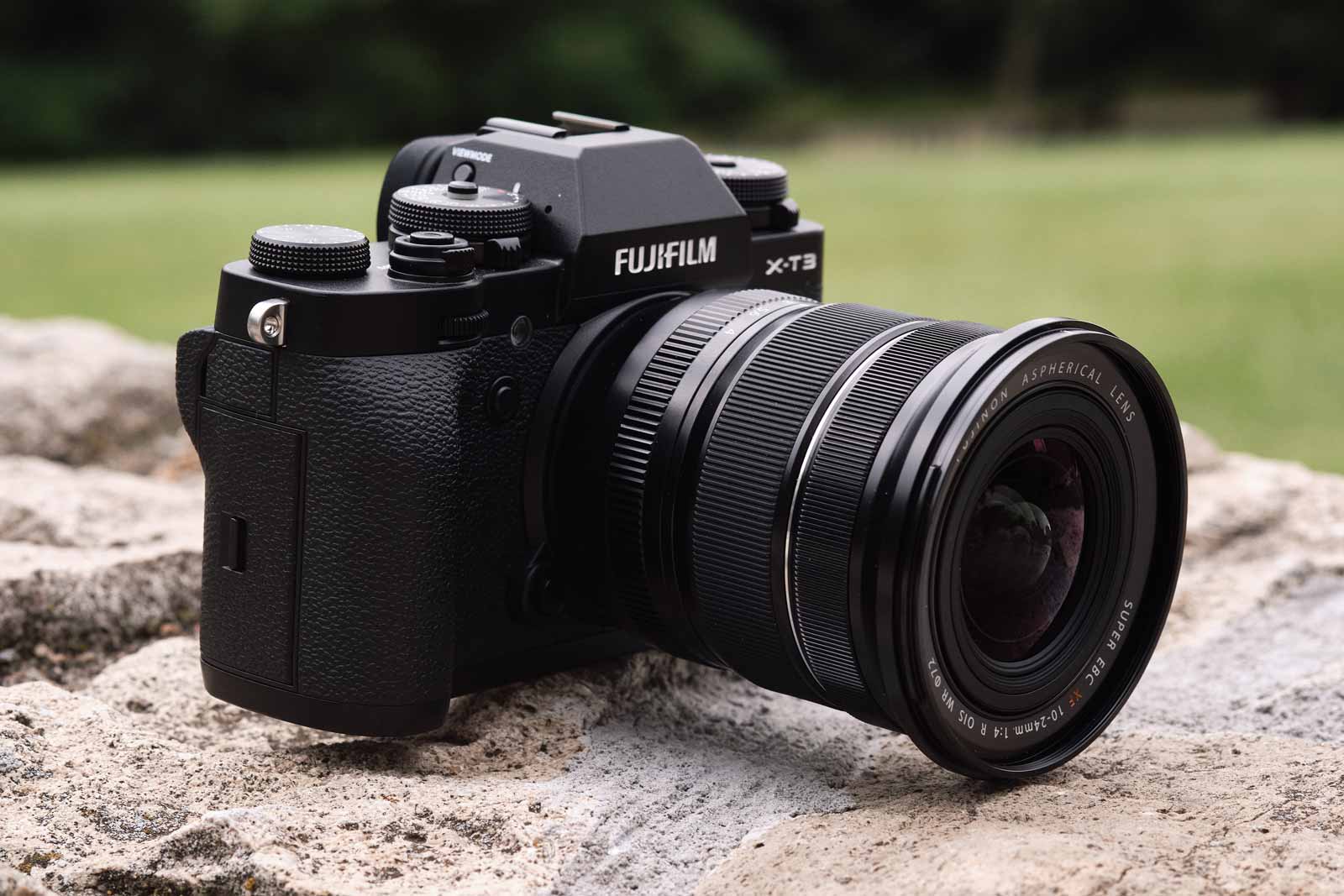 The Fujifilm XF10-24mmf/4 R OIS WR on the Fujifilm X-T3 outside on a rock surface.